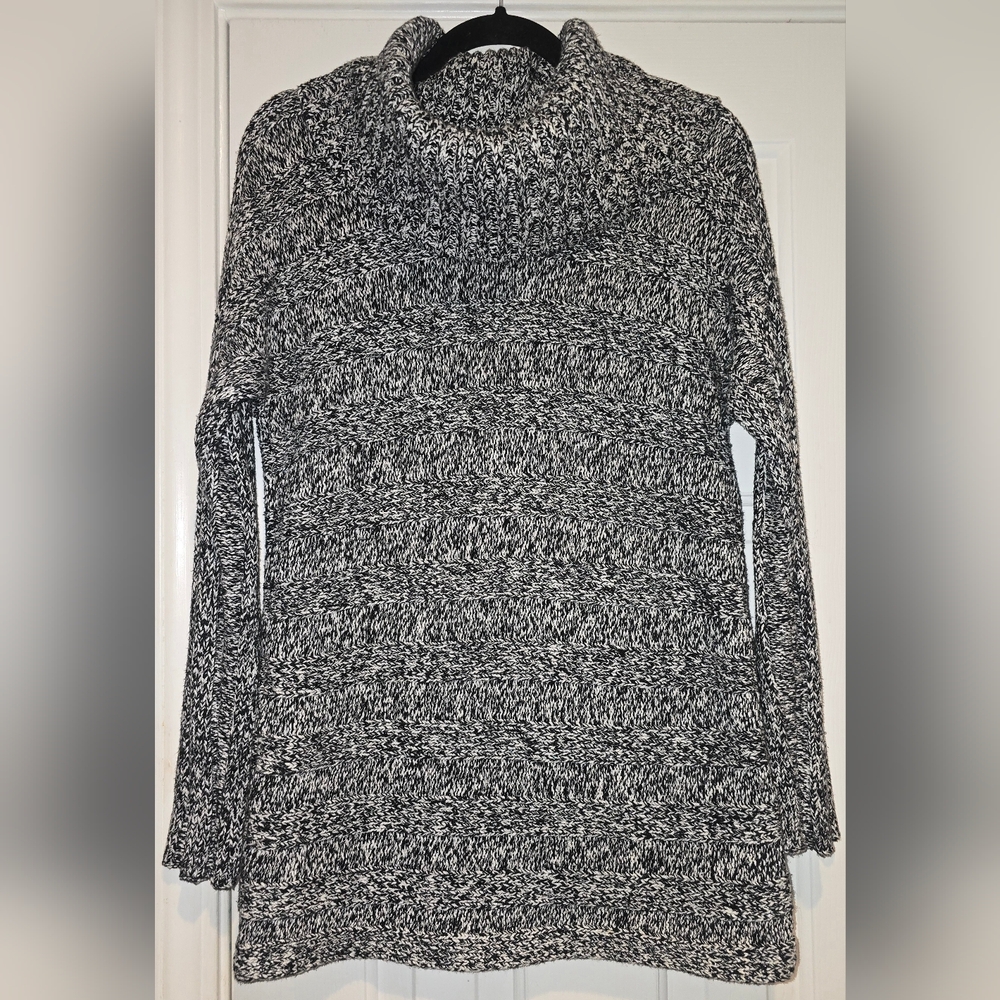 Jones New York Women's Oversized Turtle Neck Sweater Black, White & Silver Sz M